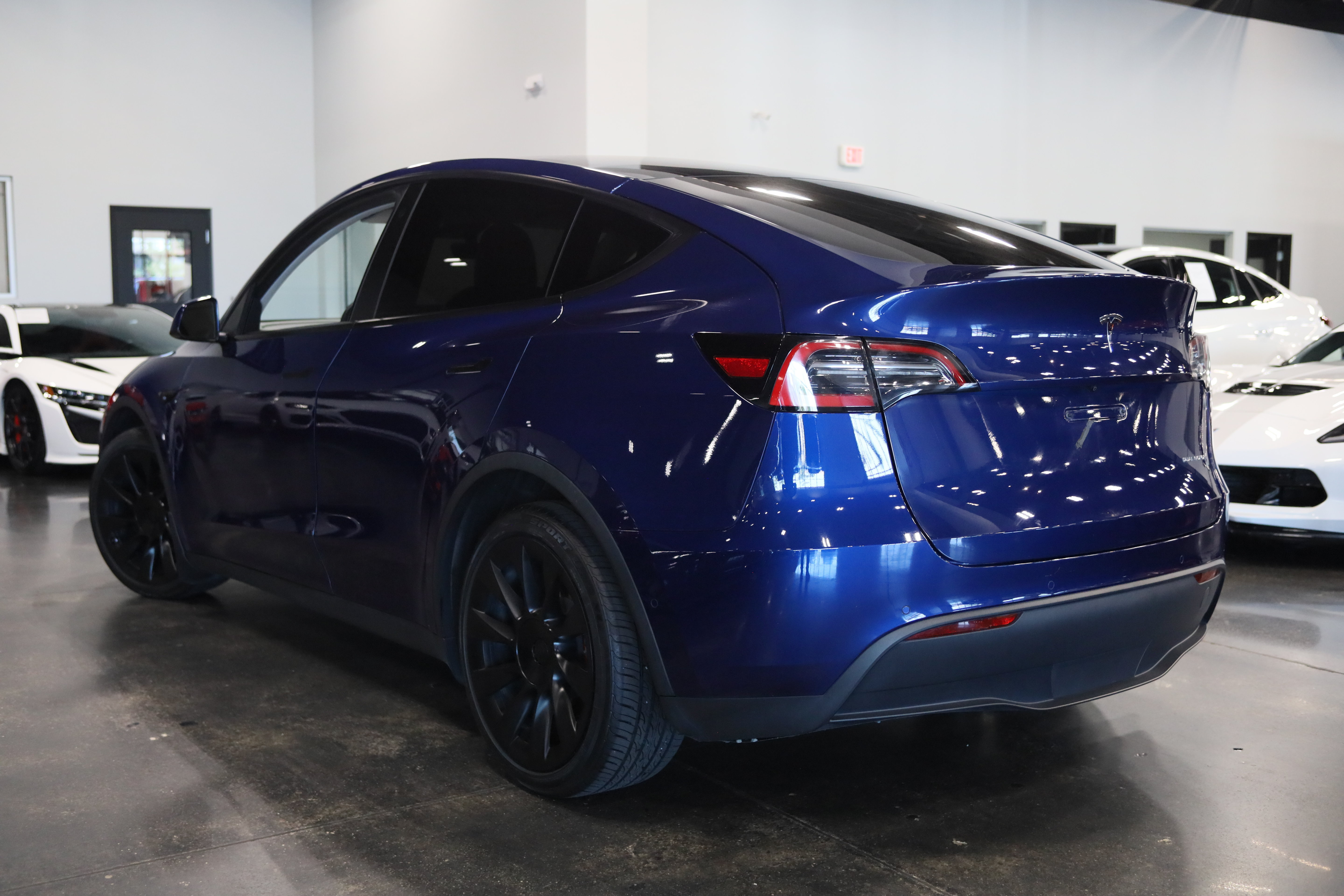 Used 2021 Tesla Model Y Long Range AWD/4WD image 4