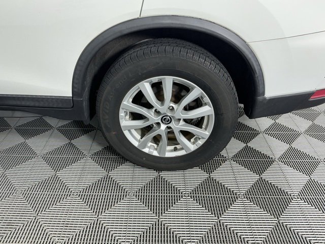 Used 2018 Nissan Rogue SV image 17