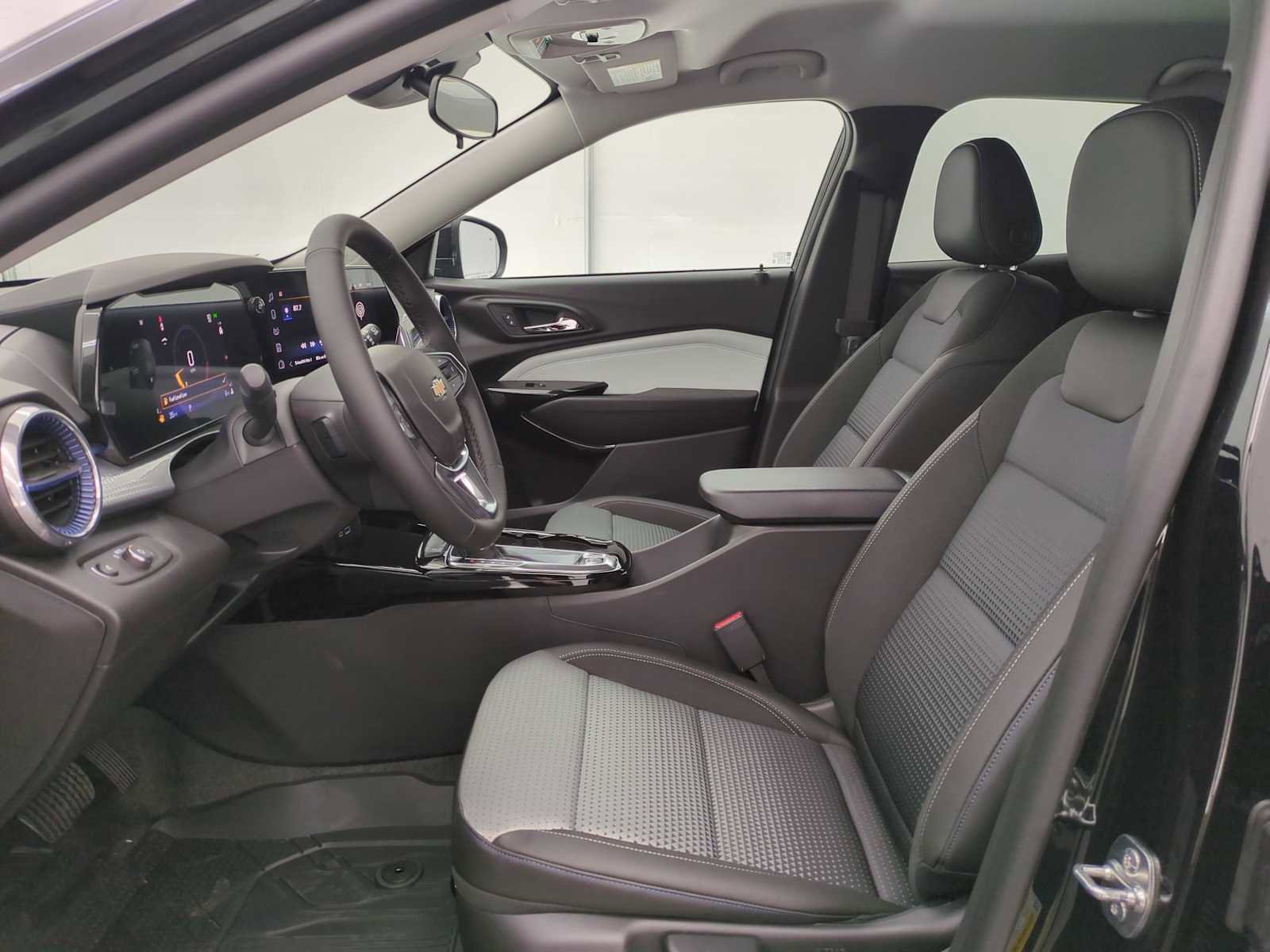 New 2026 Chevrolet Trax LT w/ Driver Confidence Package image 15