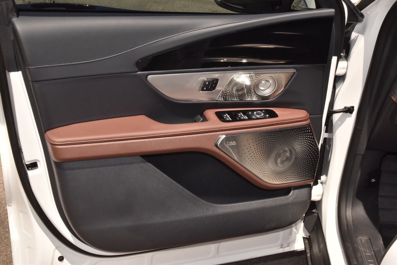 New 2026 Lincoln Nautilus Reserve AWD/4WD image 36