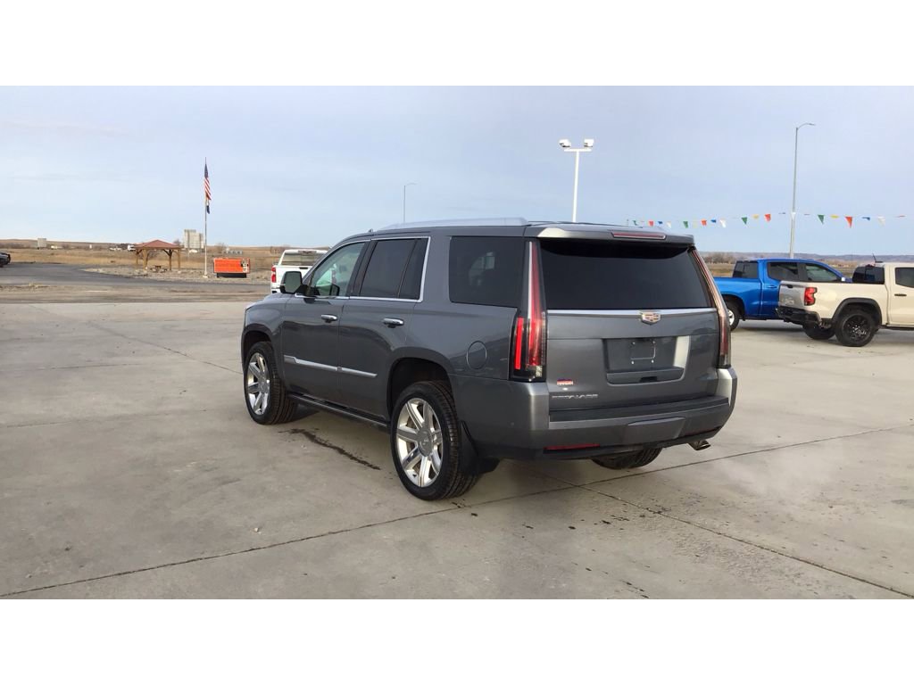 Used 2020 Cadillac Escalade Premium Luxury image 3