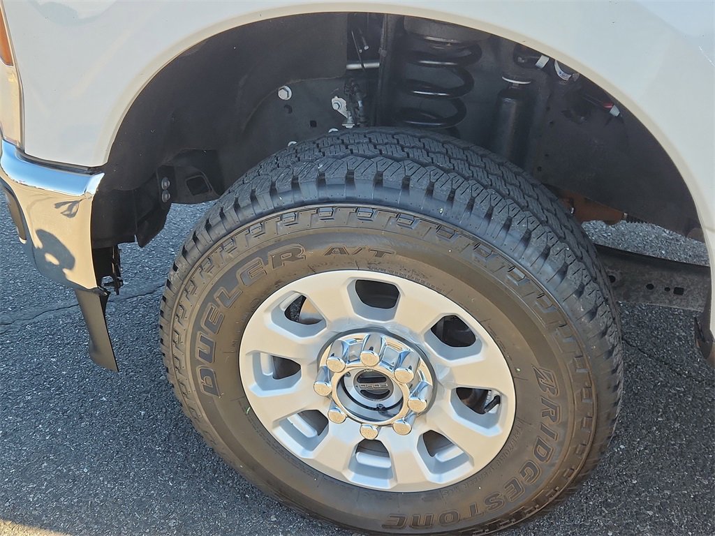 Used 2024 Ford F250 XLT w/ FX4 Off-Road Package image 9