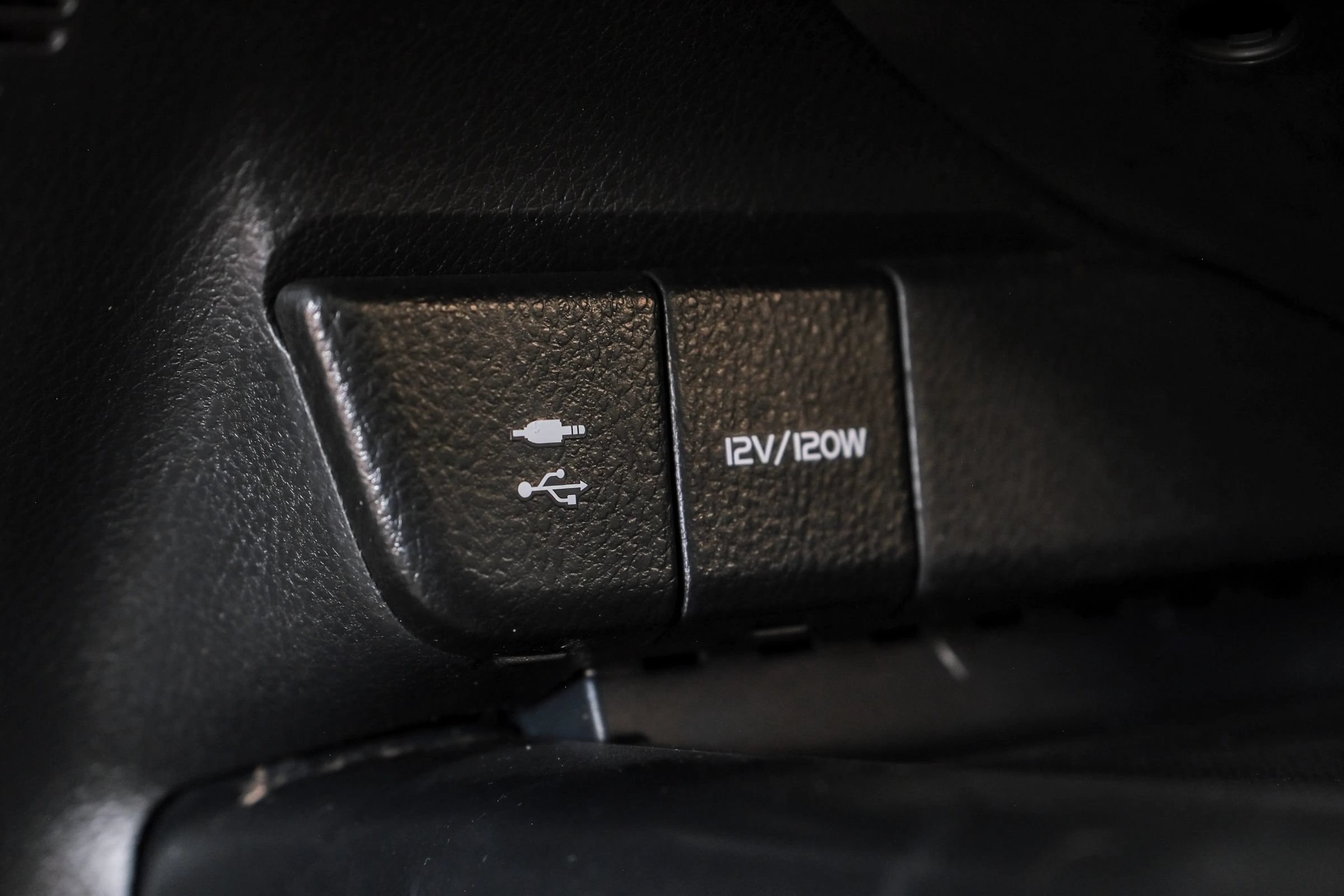 Used 2018 Toyota Camry SE FWD image 32