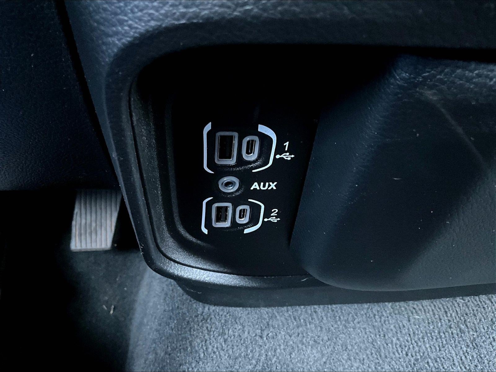 Used 2023 RAM 1500 Laramie AWD/4WD image 15