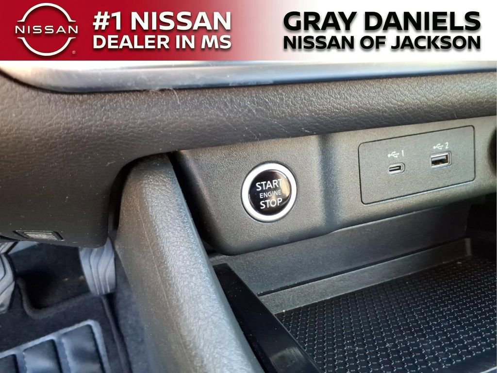 Used 2023 Nissan Rogue SV FWD image 15