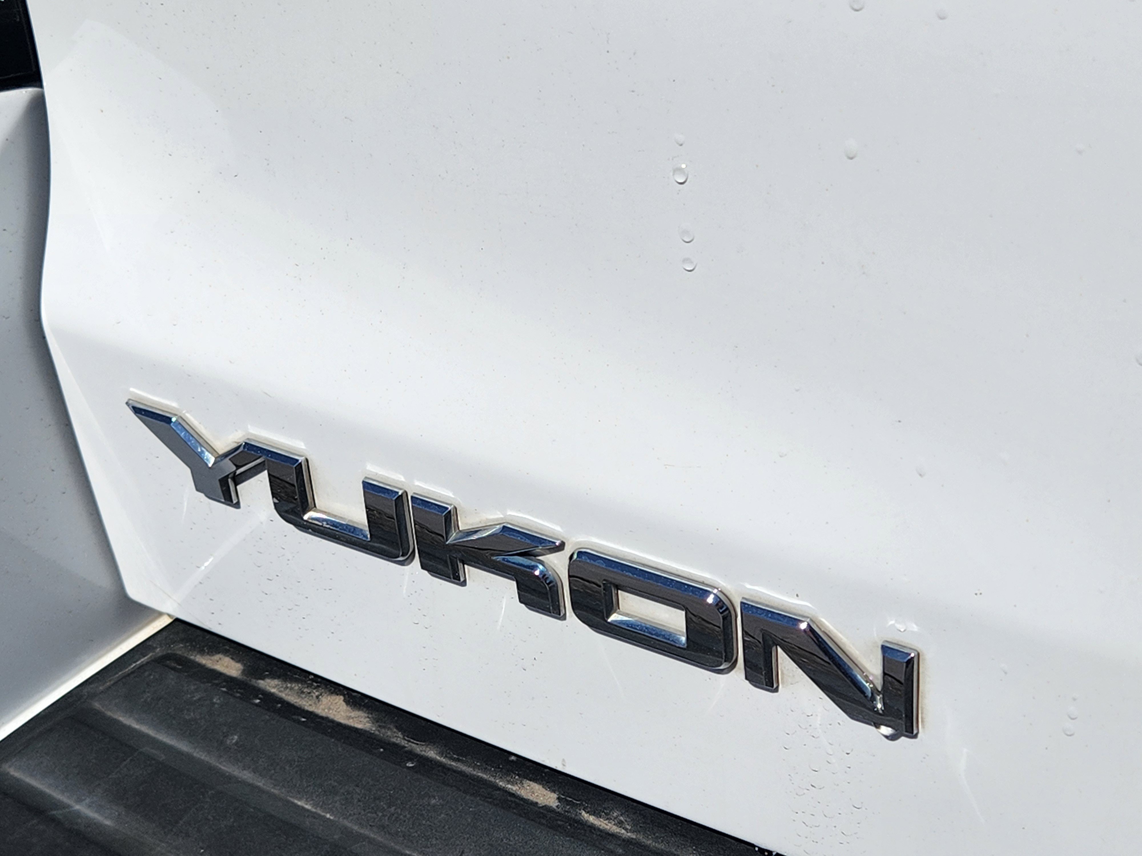 Used 2017 GMC Yukon SLT image 24