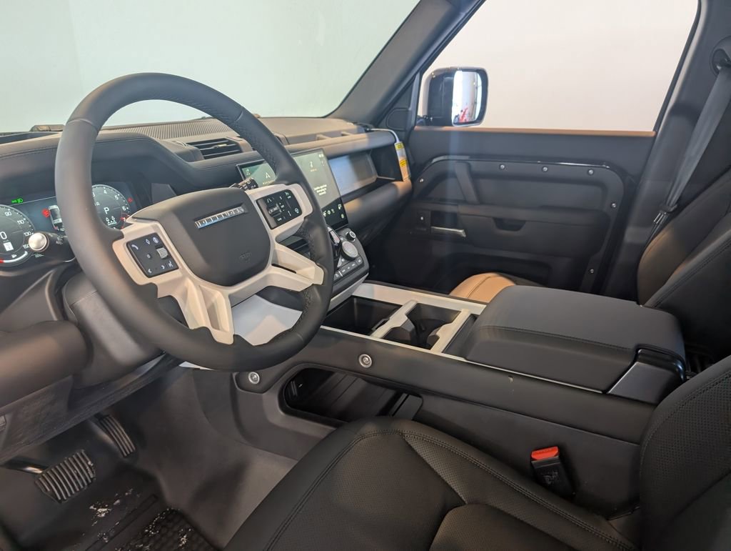 New 2026 Land Rover Defender 130 X-Dynamic SE image 12