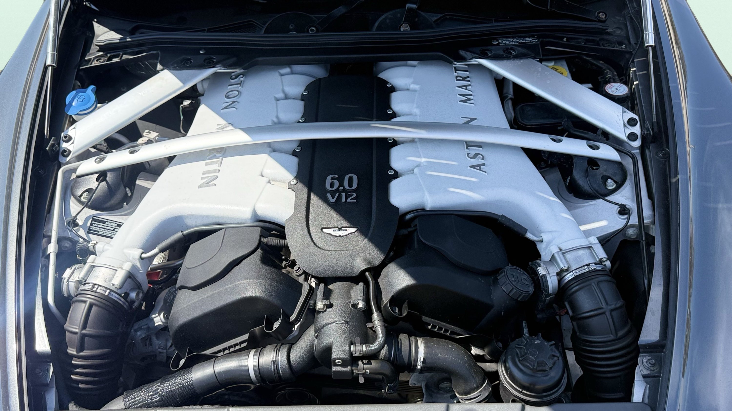 Used 2015 Aston Martin V12 Vantage S RWD image 24