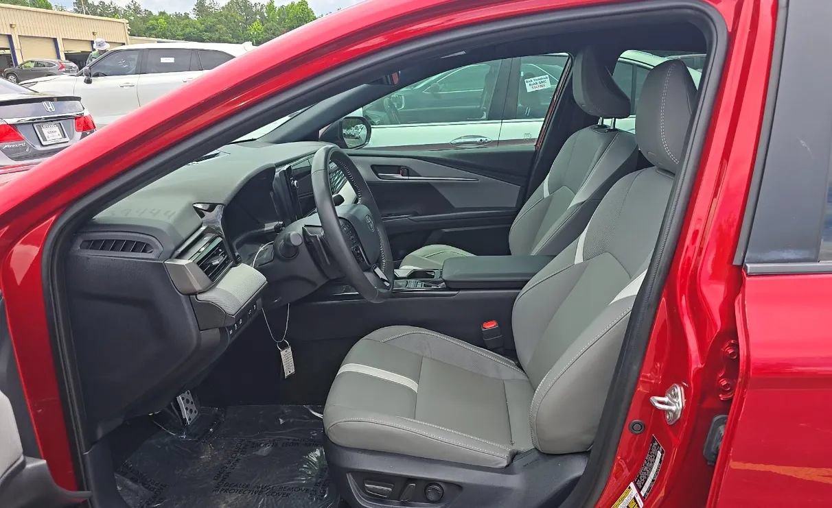 Used 2026 Toyota Camry SE w/ Multimedia Upgrade Package FWD image 5