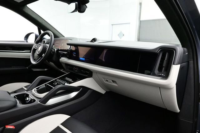 New 2026 Porsche Cayenne GTS AWD/4WD image 19