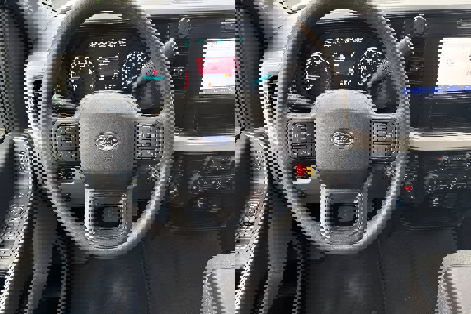 Used 2025 Ford F550 4x4 SuperCab Super Duty w/ XLT Value Package image 15