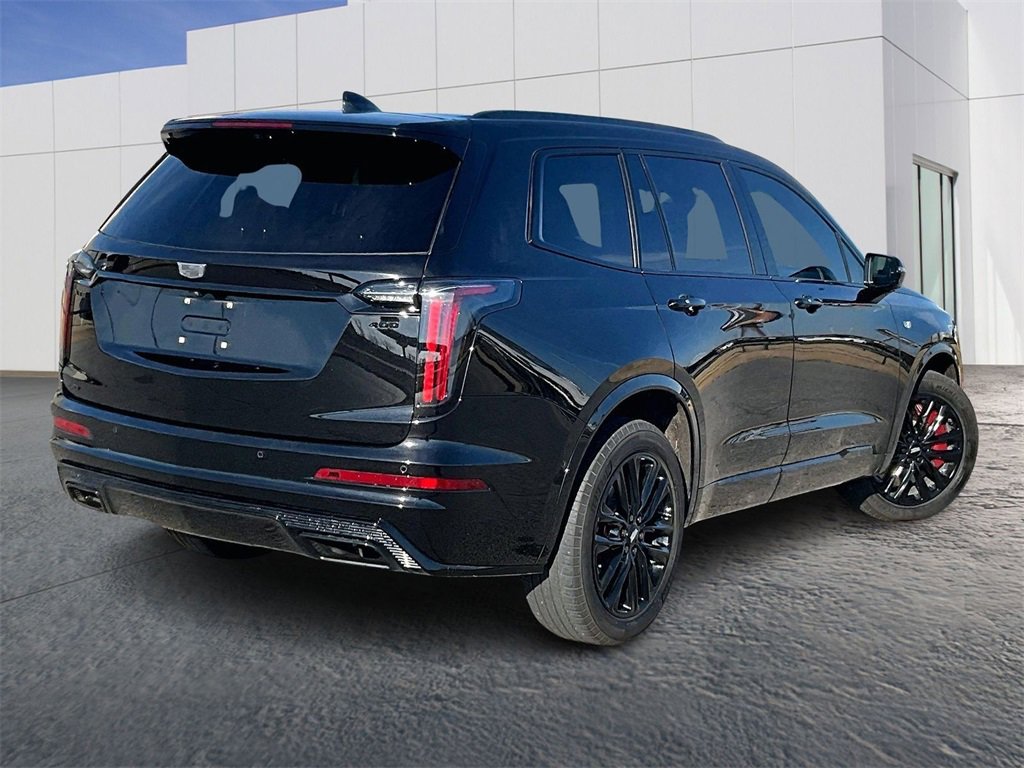 Used 2023 Cadillac XT6 Sport w/ LPO, ONYX Package image 7