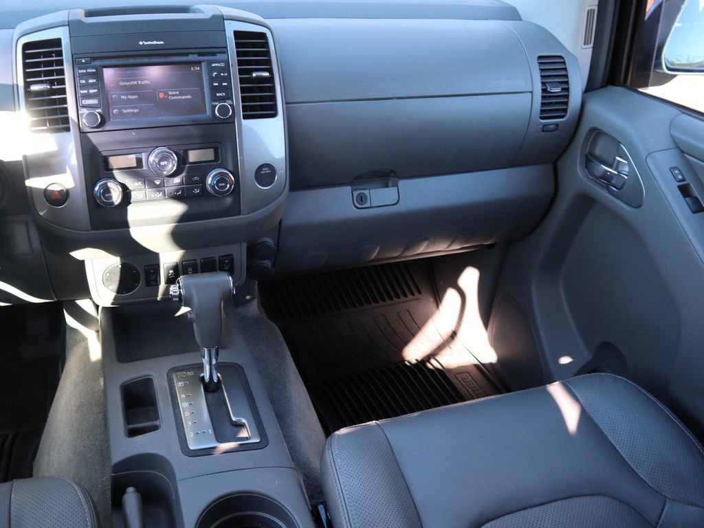 Used 2016 Nissan Frontier SL w/ Moonroof Package image 12