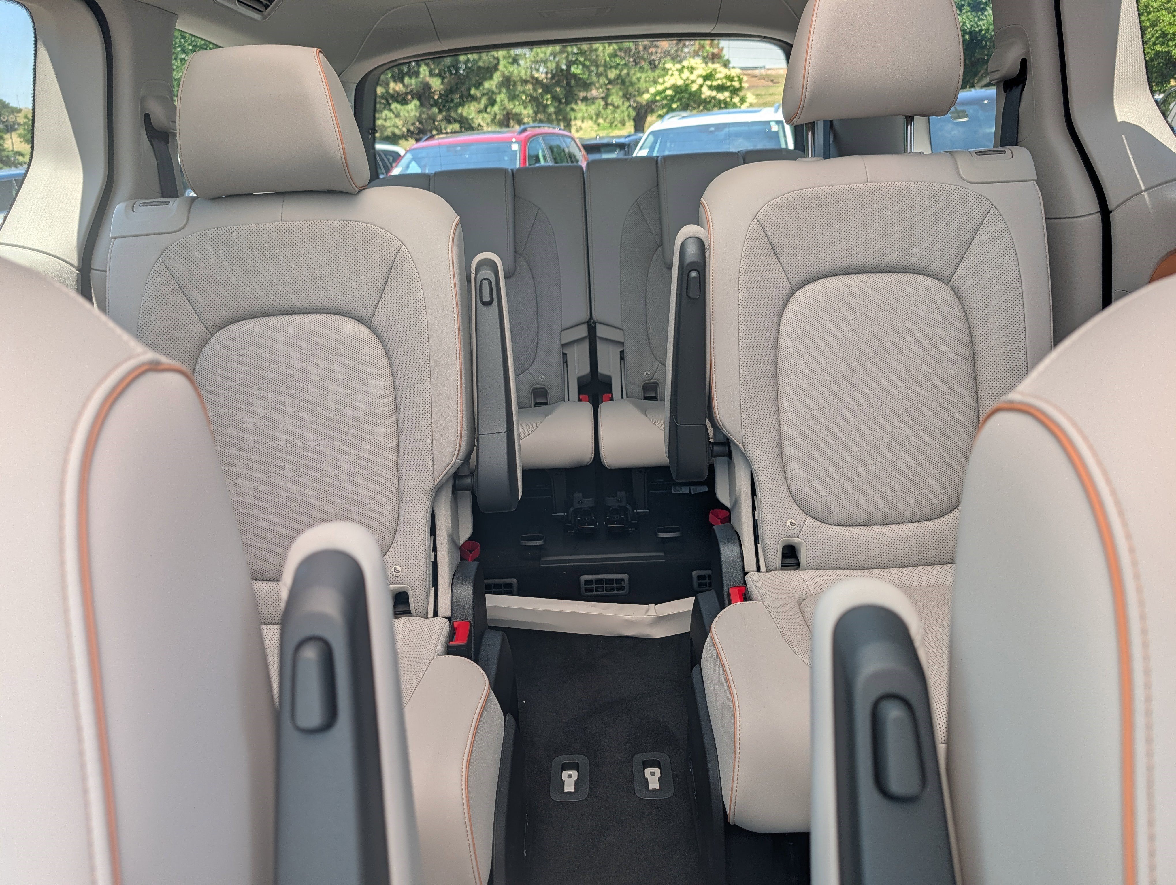 New 2025 Volkswagen ID. Buzz 1st Edition AWD/4WD image 10