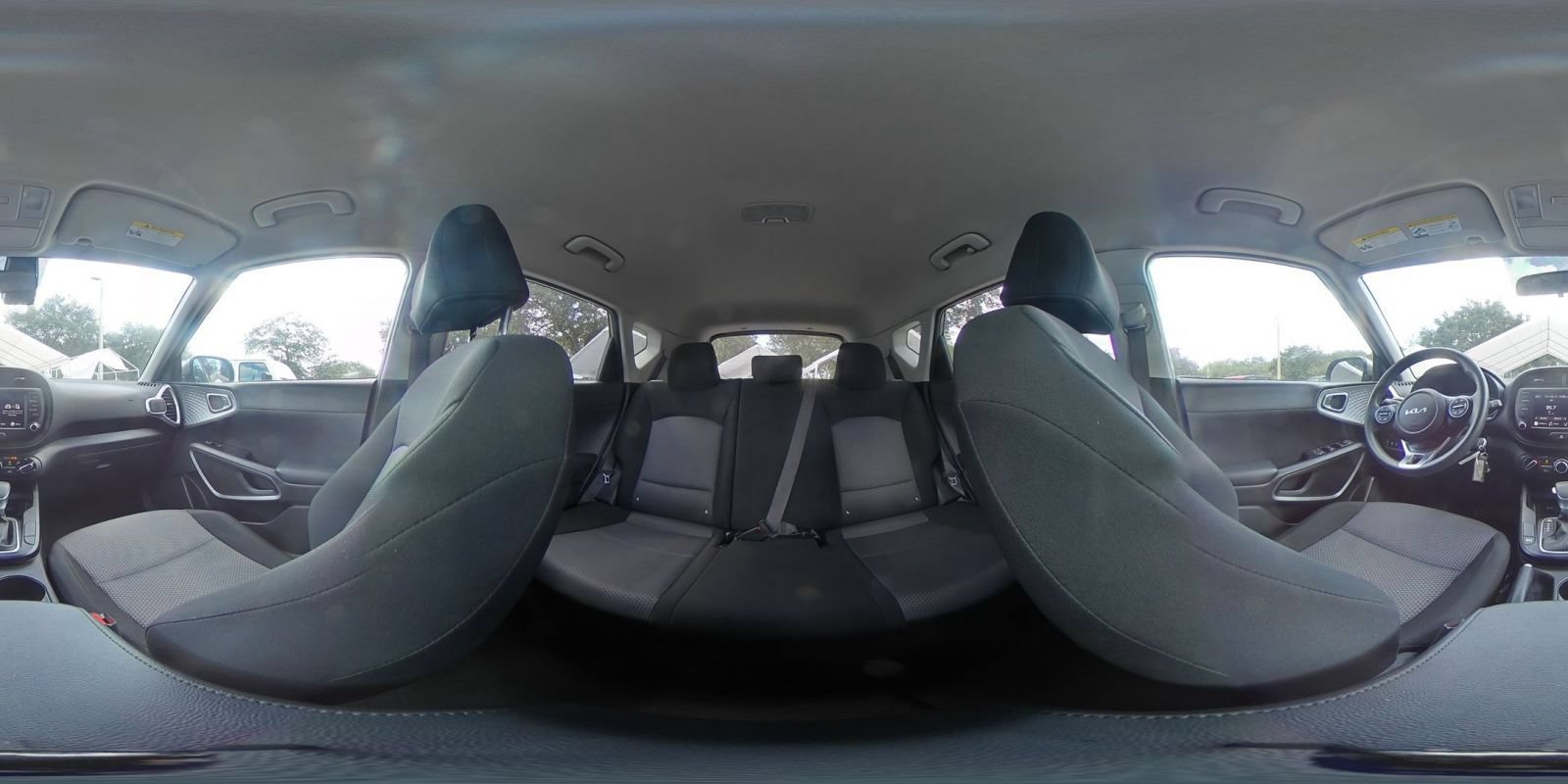 Used 2025 Kia Soul LX w/ LX Technology Package FWD image 39
