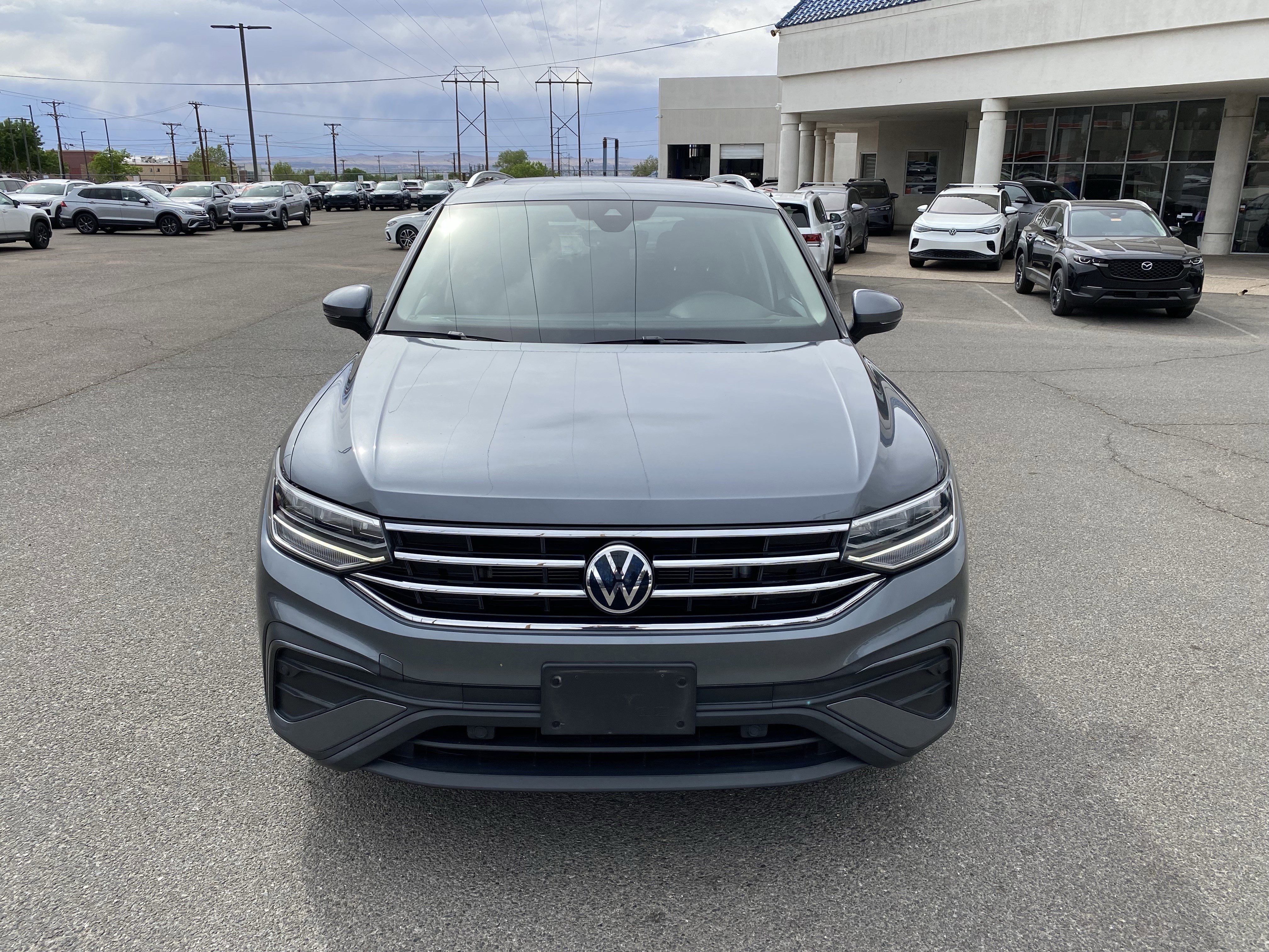 Used 2022 Volkswagen Tiguan SE w/ Panoramic Sunroof Package image 37