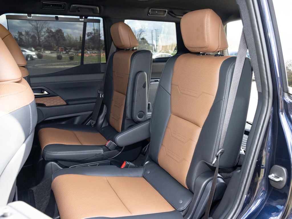 Used 2024 Lexus GX 550 w/ Accessory Package (2T) image 49