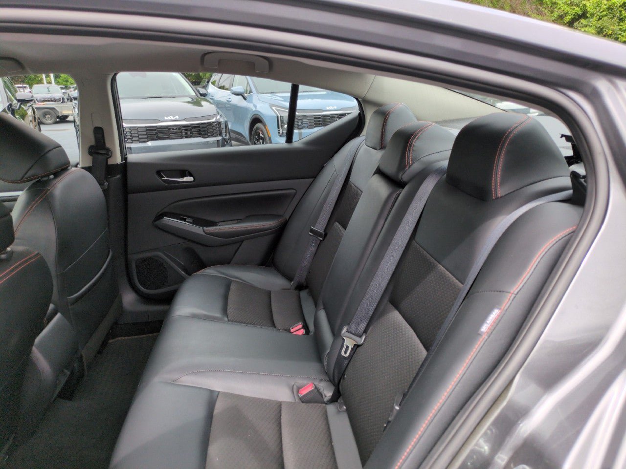Used 2025 Nissan Altima 2.5 SR FWD image 23