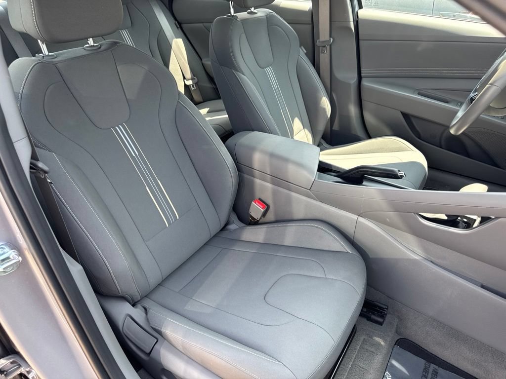 Certified 2026 Hyundai Elantra Sport FWD image 13