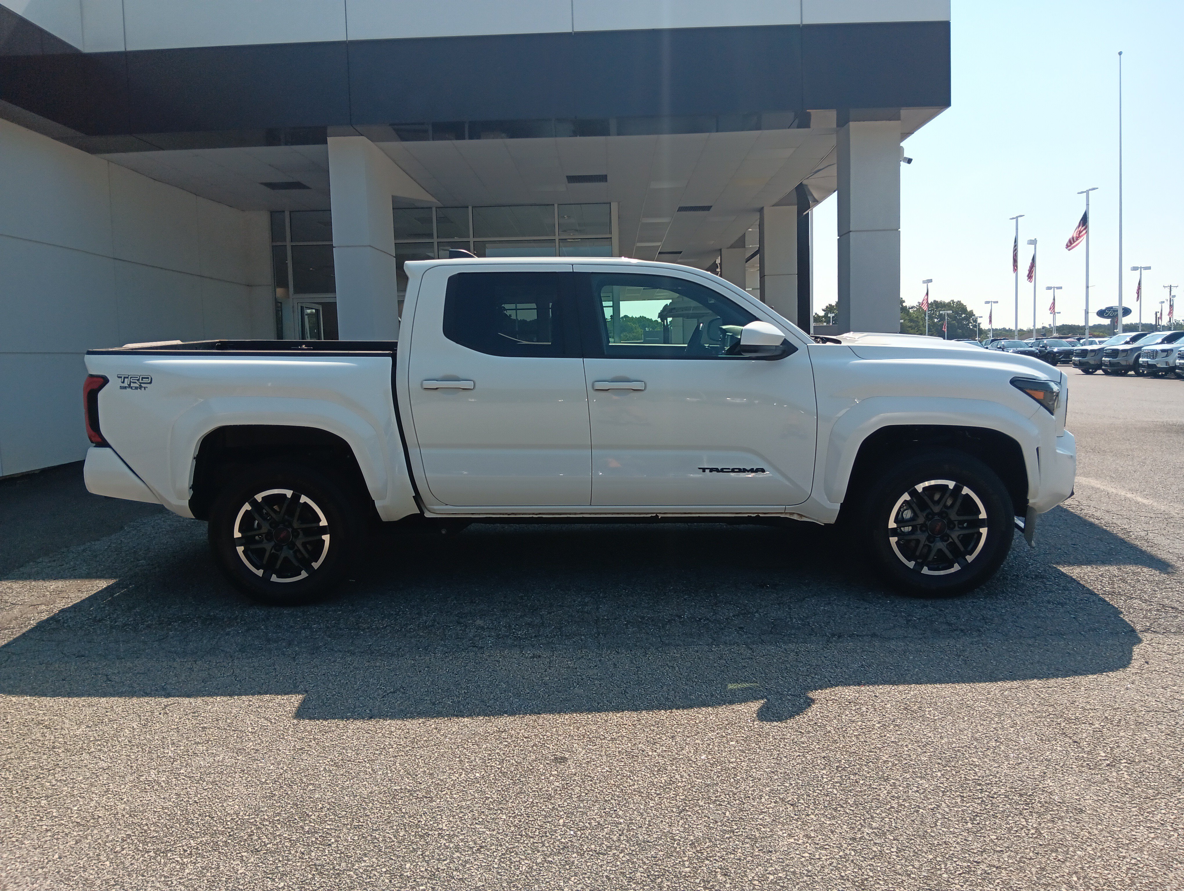 Used 2024 Toyota Tacoma TRD Sport RWD image 7