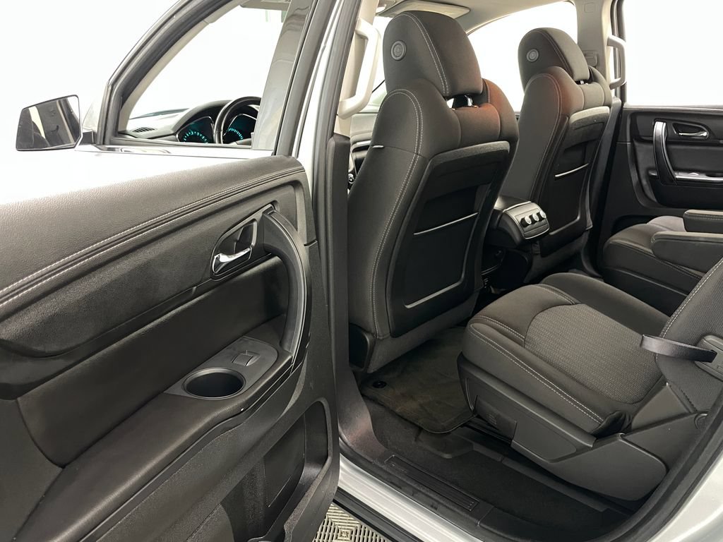 Certified 2015 Chevrolet Traverse LT w/ Style and Technology Package FWD image 44