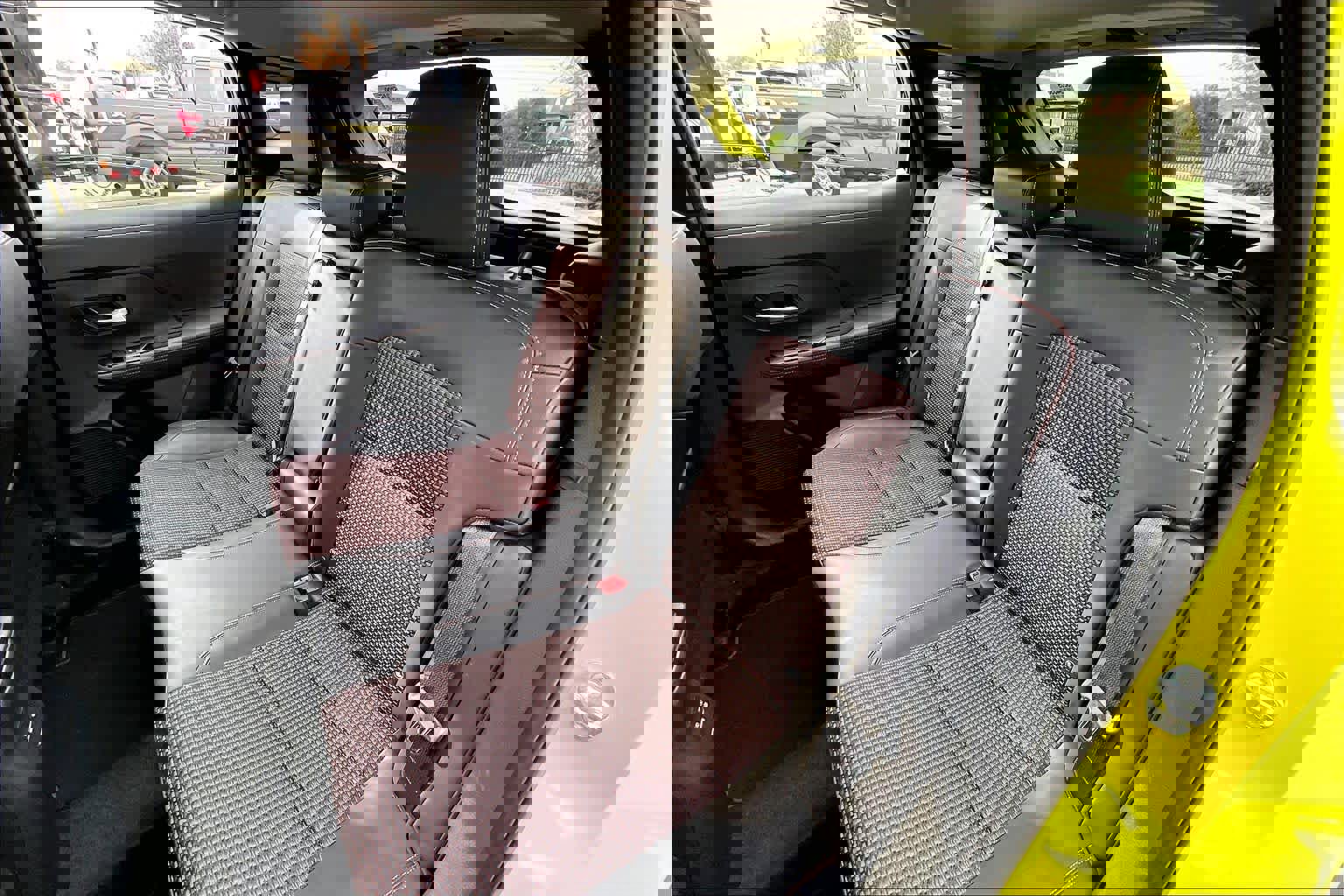 Used 2025 Nissan Kicks SR w/ Illumination Package image 20