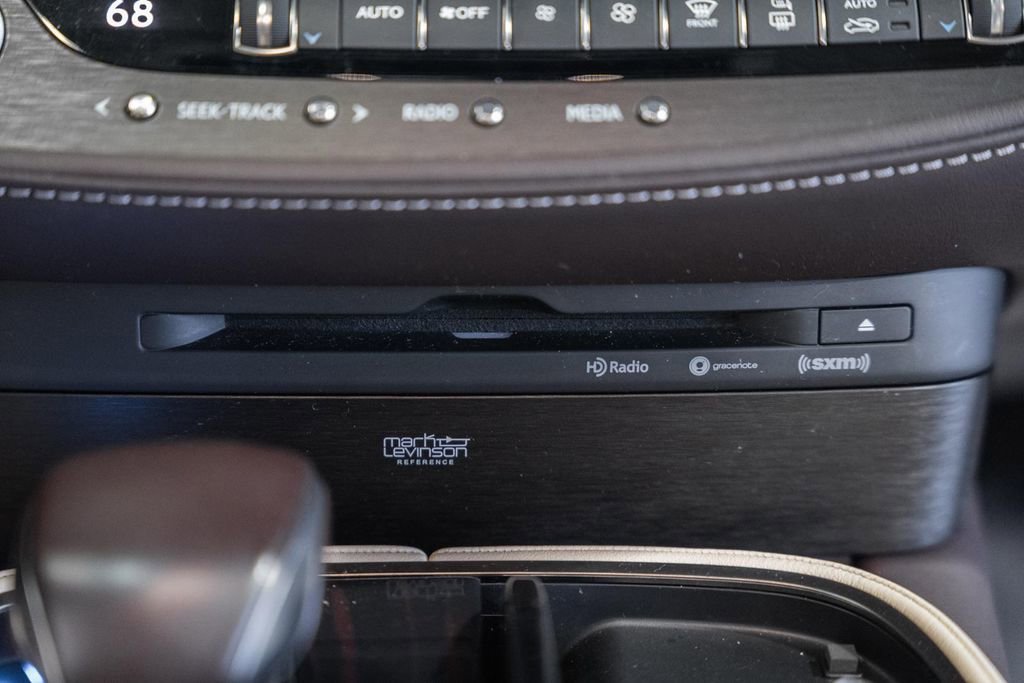 Used 2019 Lexus LS 500h w/ Luxury Package image 23