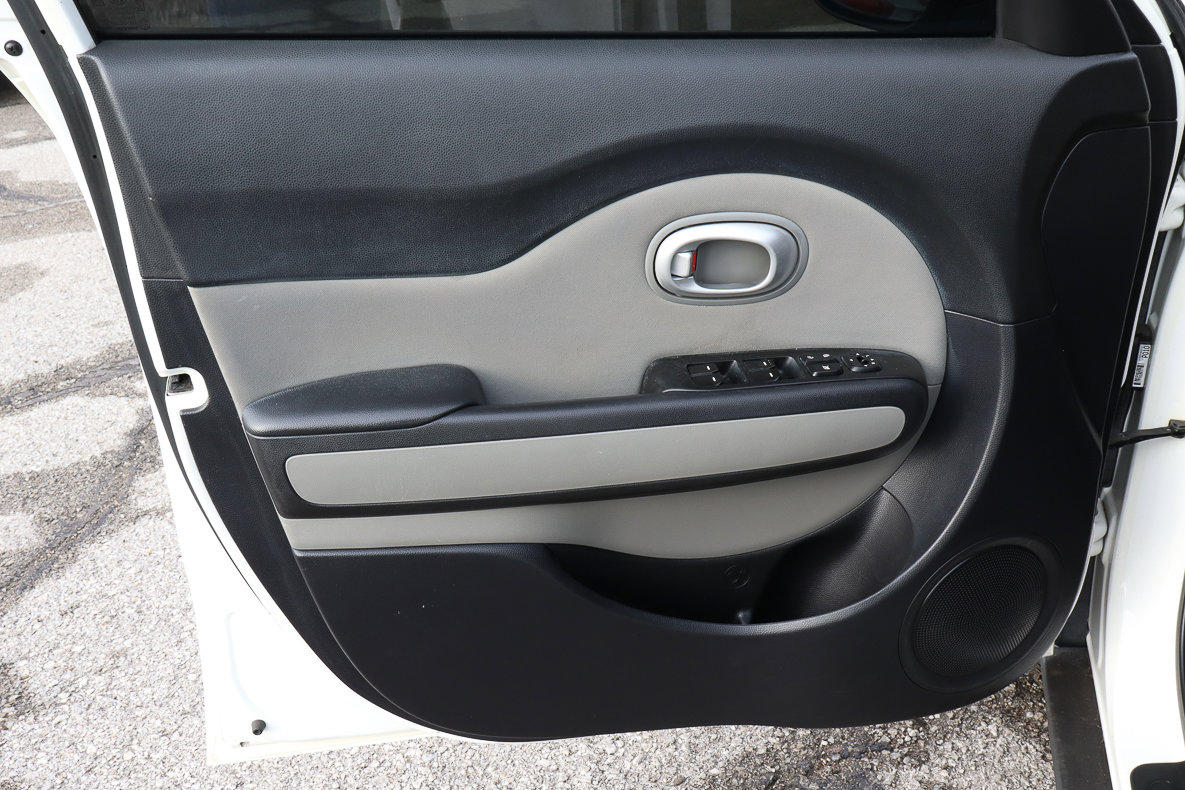Used 2016 Kia Soul FWD image 13