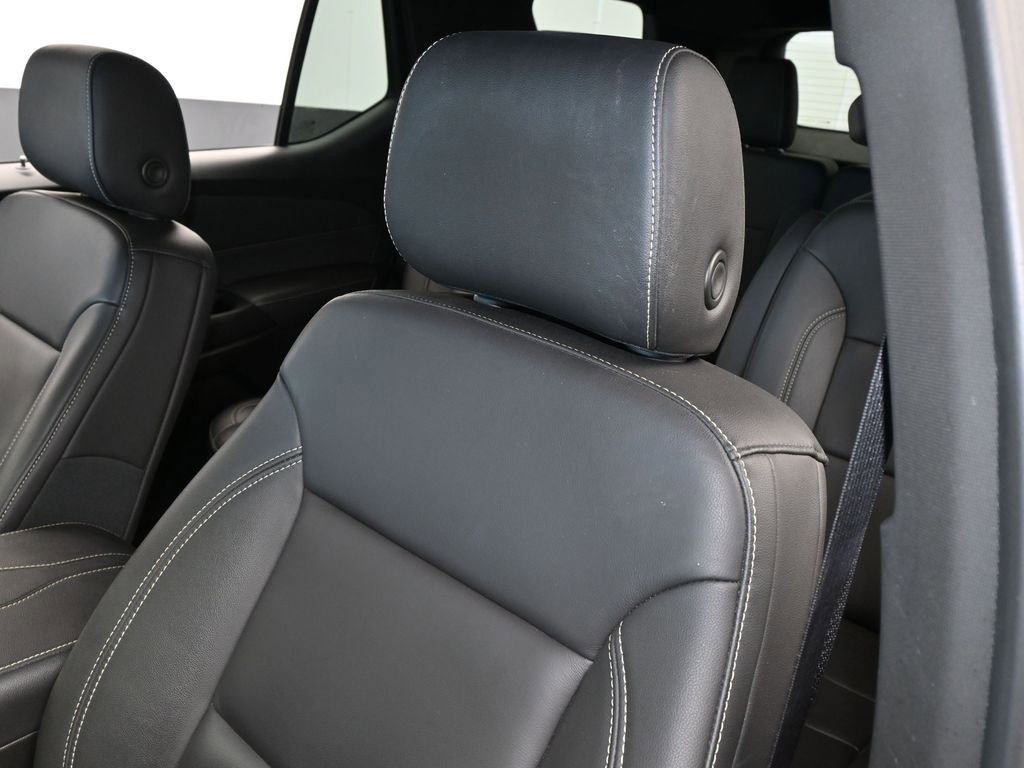 Used 2023 Chevrolet Traverse LT w/ Midnight/Sport Edition image 16