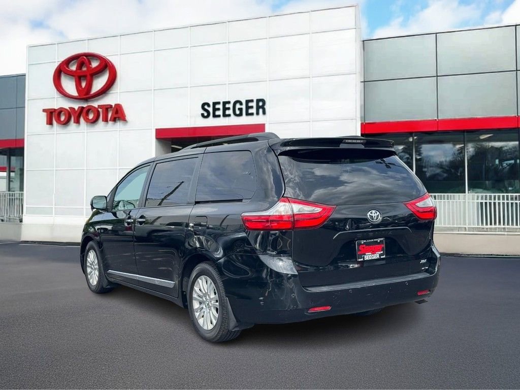 Used 2017 Toyota Sienna XLE Premium w/ Protection Package FWD image 7