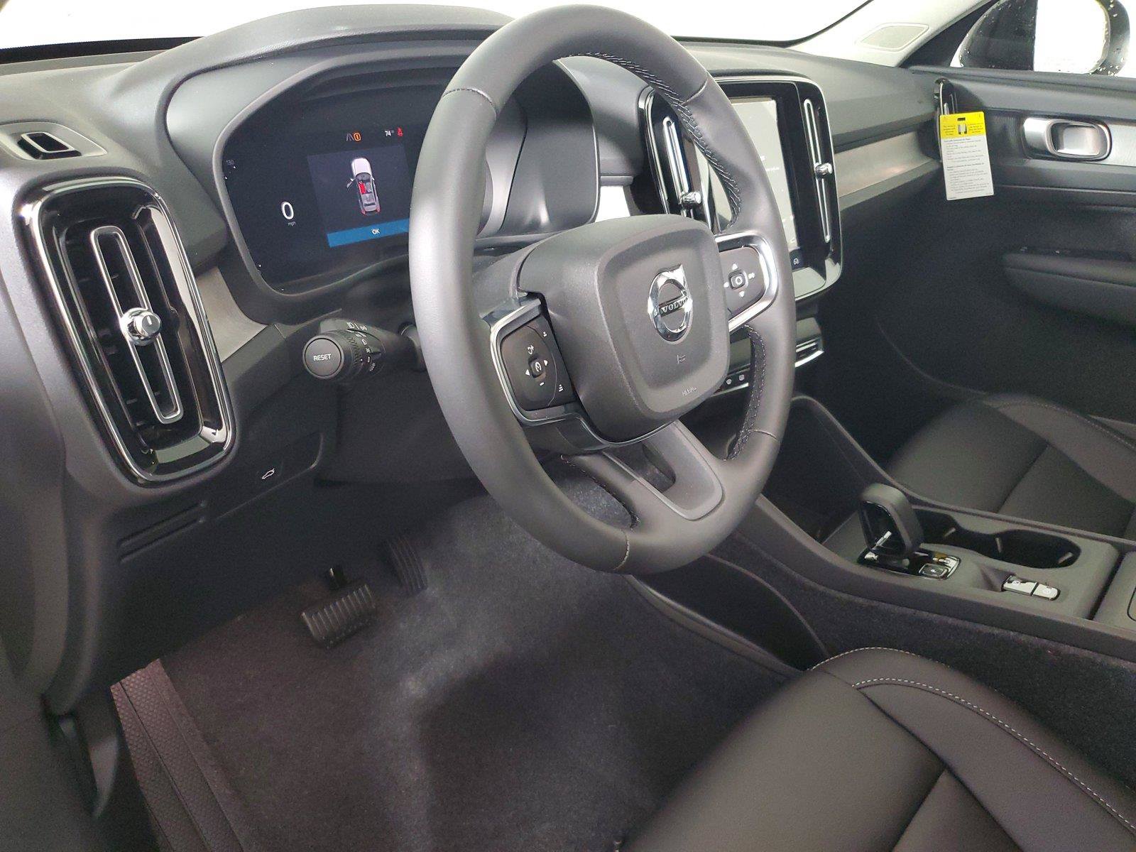 Used 2026 Volvo XC40 B5 Core AWD/4WD image 24