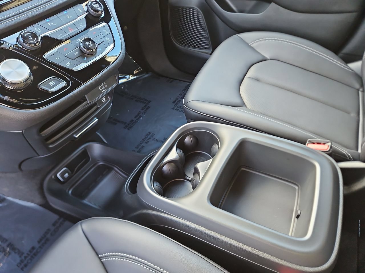 New 2026 Chrysler Pacifica Select AWD/4WD image 35