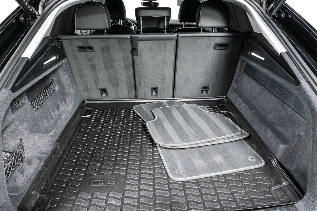 Used 2023 Audi Q8 Prestige w/ Prestige Package image 32