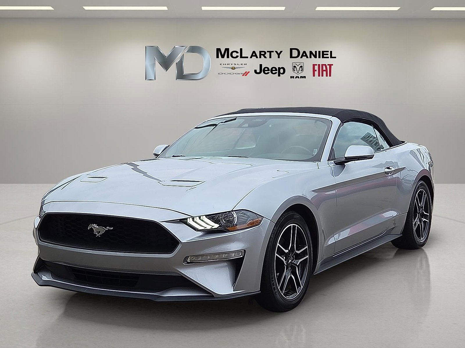 Used 2023 Ford Mustang Premium image 2