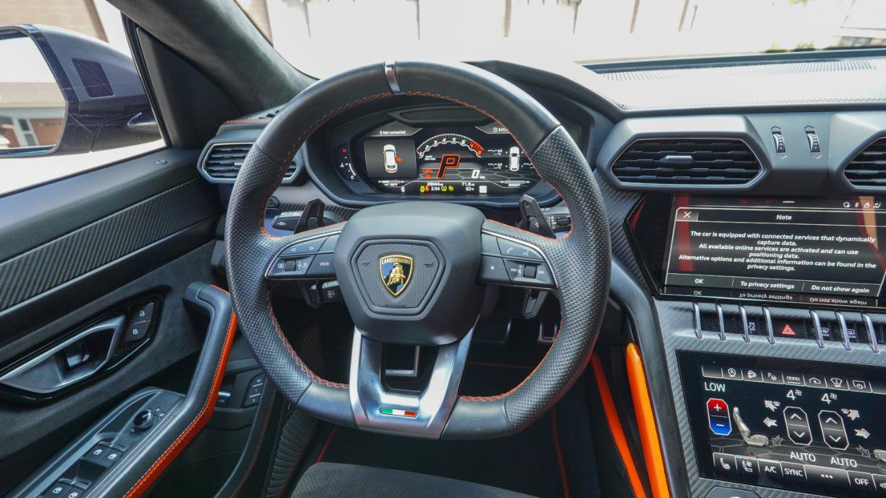 Used 2022 Lamborghini Urus AWD/4WD image 14