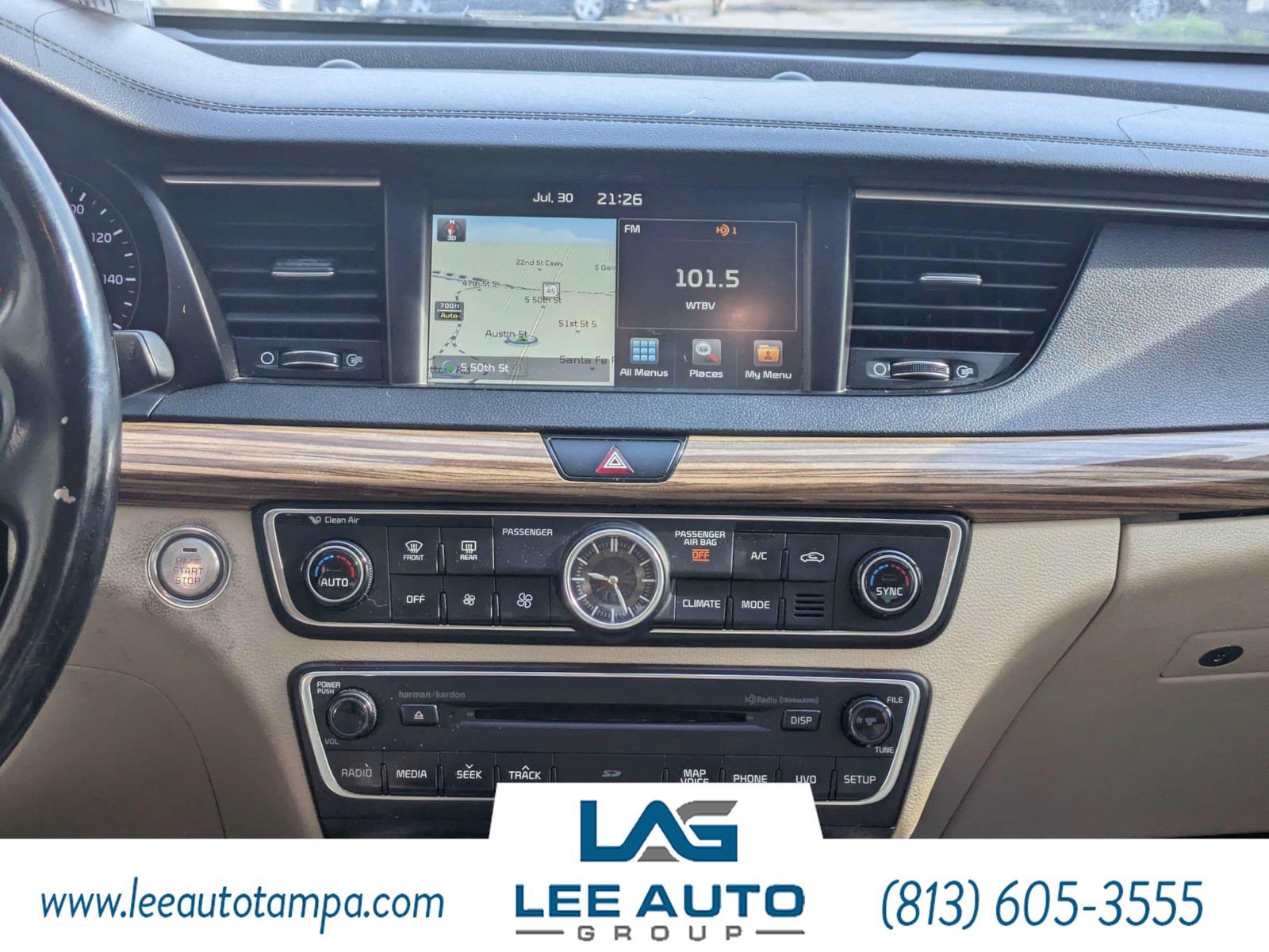 Used 2017 Kia Cadenza Premium w/ Luxury Package FWD image 16