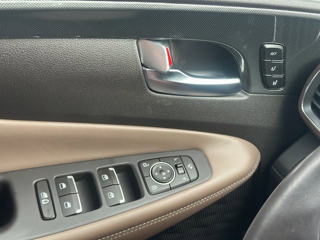 Used 2023 Hyundai Santa Fe Limited w/ Cargo Package image 34