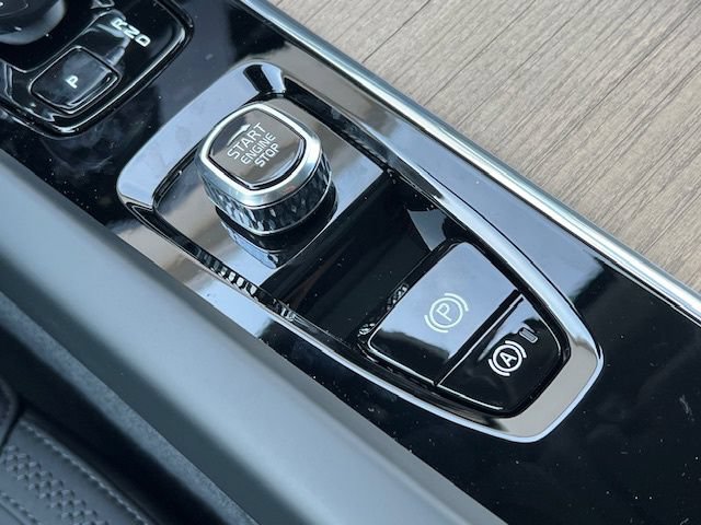 New 2026 Volvo XC60 B5 Plus w/ Protection Package Premier AWD/4WD image 28