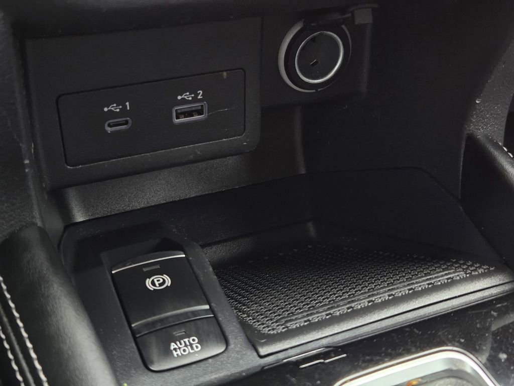 Used 2023 Nissan Kicks SR FWD image 22