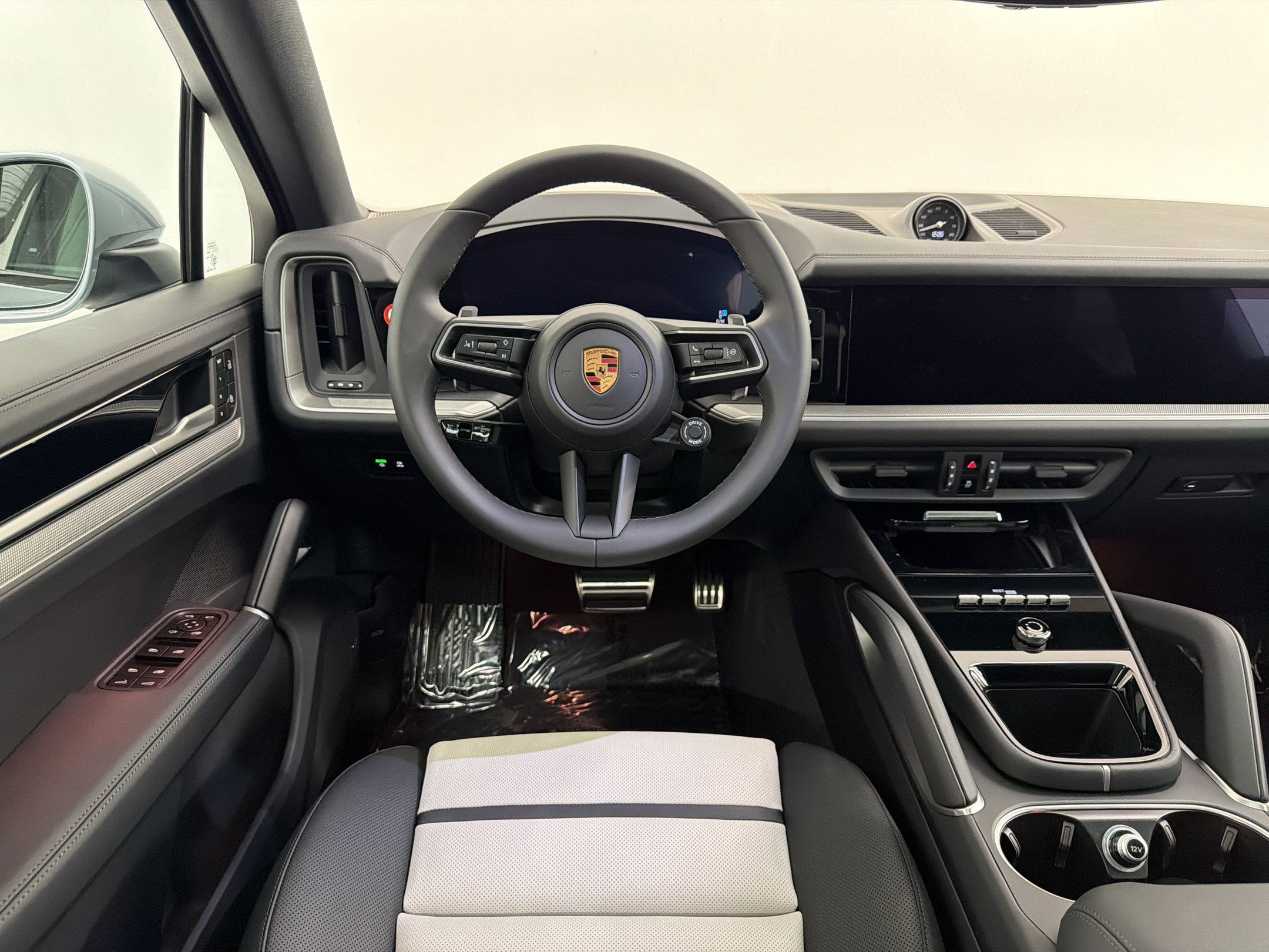 New 2026 Porsche Cayenne Coupe AWD/4WD image 27