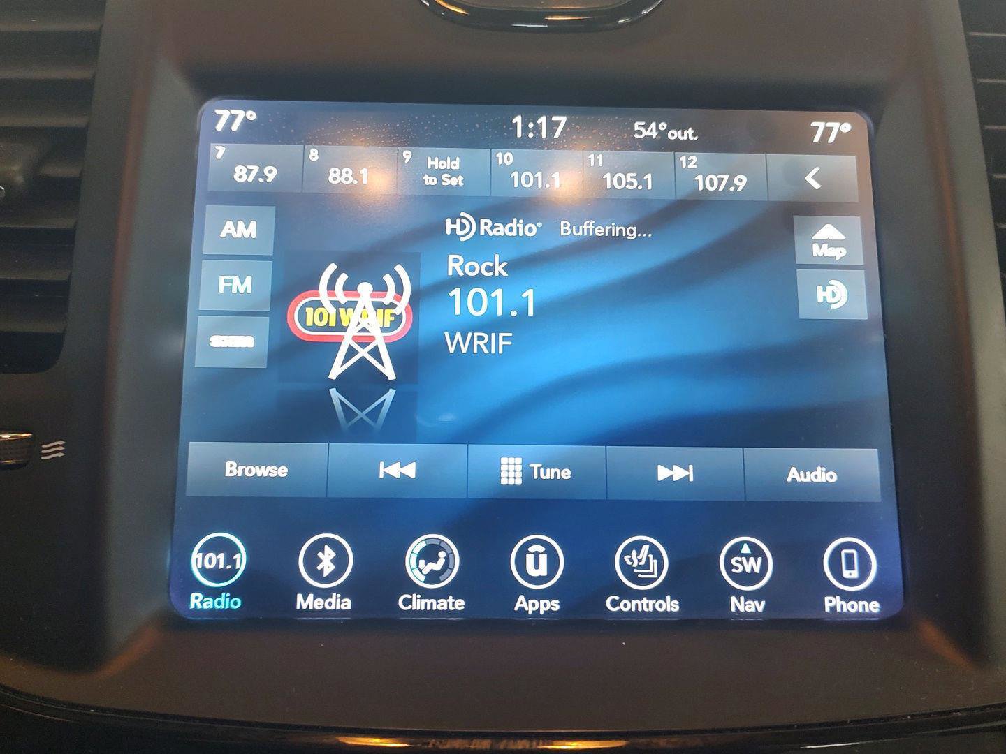 Used 2018 Chrysler 300 S w/ 300S Premium Group AWD/4WD image 7