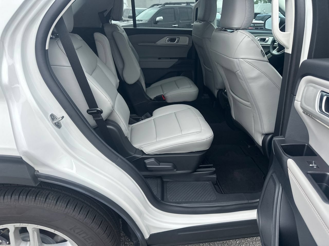 New 2026 Ford Explorer Active w/ Active Comfort Package RWD image 15