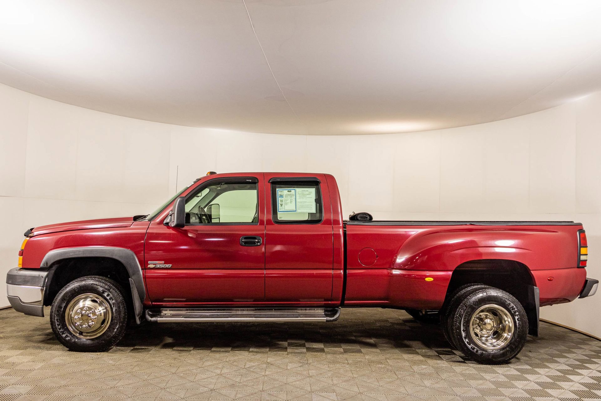 Used 2005 Chevrolet Silverado 3500 LS w/ Heavy-Duty Power Package RWD image 16