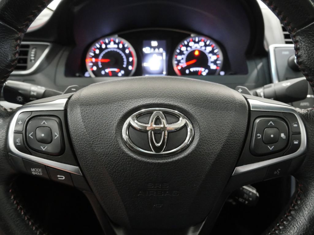 Used 2015 Toyota Camry XSE w/ Moonroof Package image 14