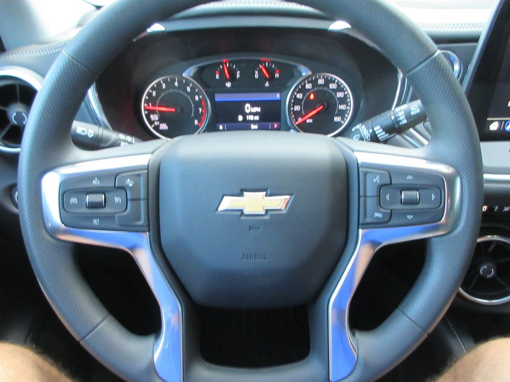 New 2026 Chevrolet Blazer LT w/ LPO, Black Grille Bar Package FWD image 22