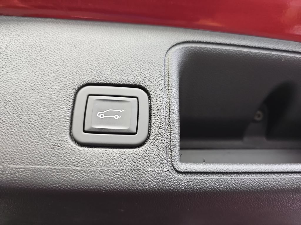 Certified 2024 GMC Terrain SLE w/ Driver Convenience Package AWD/4WD image 17