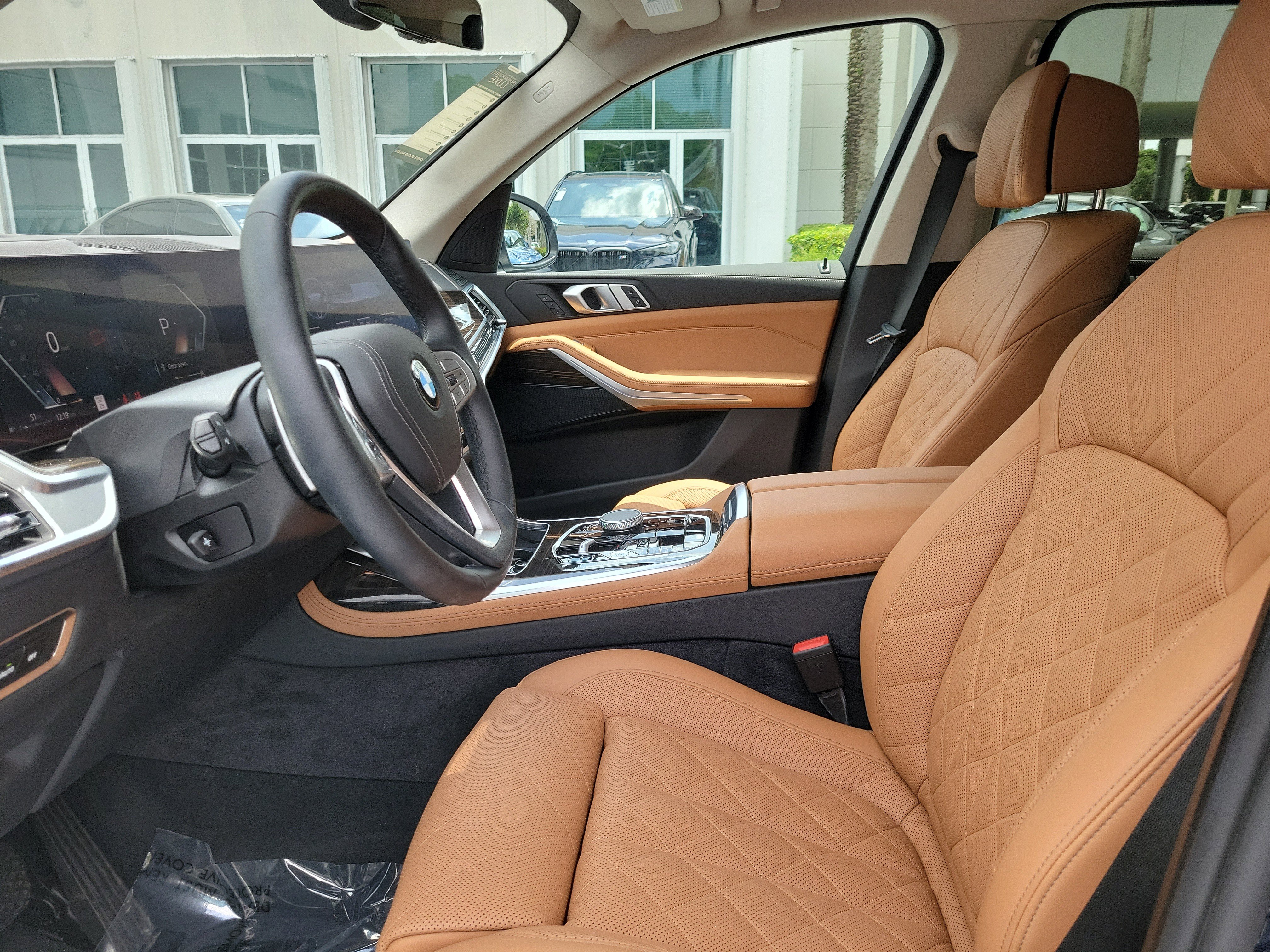 Certified 2025 BMW X7 xDrive40i w/ Parking Assistance Package AWD/4WD image 18