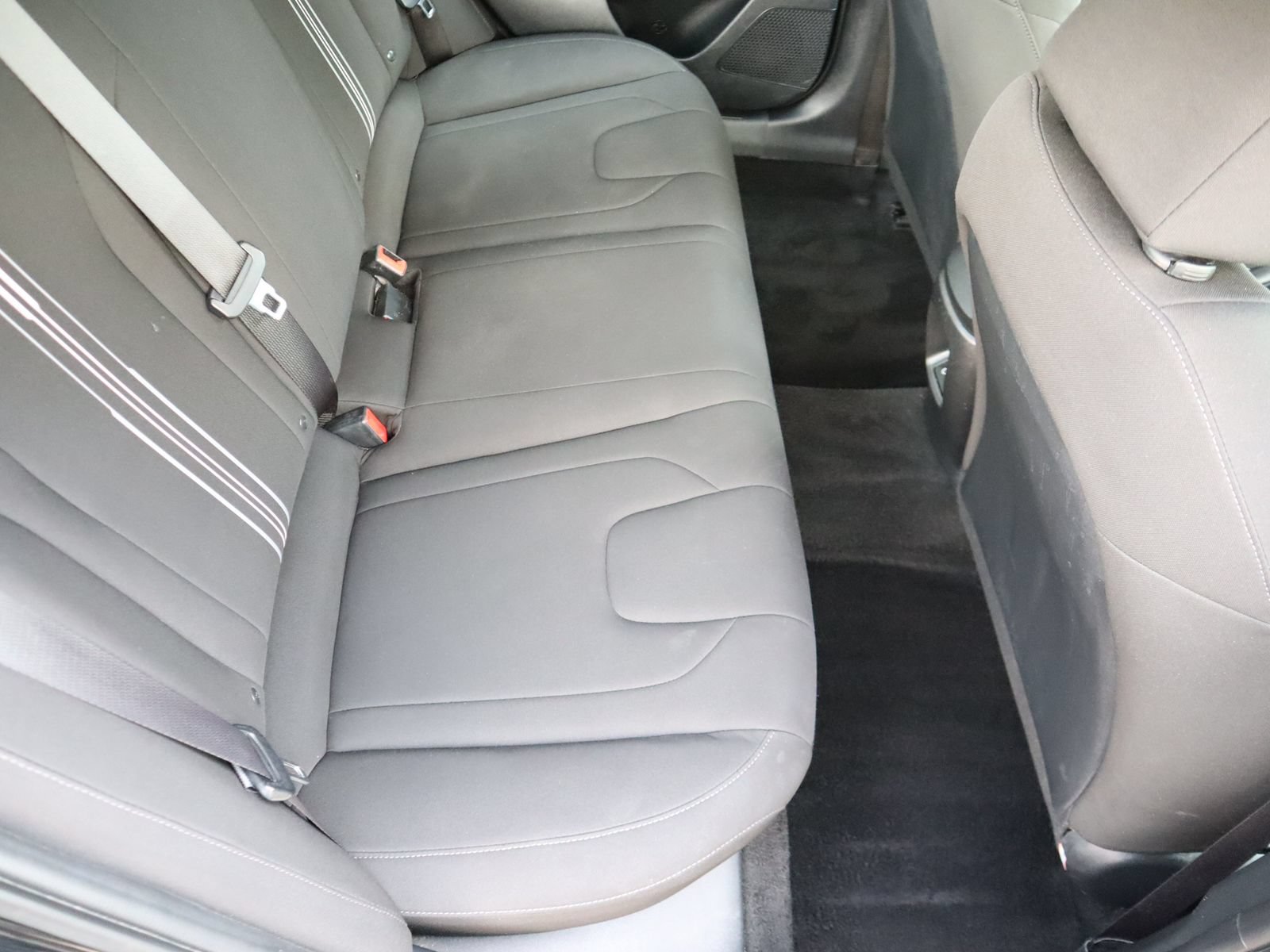 Used 2024 Hyundai Elantra SEL FWD image 43