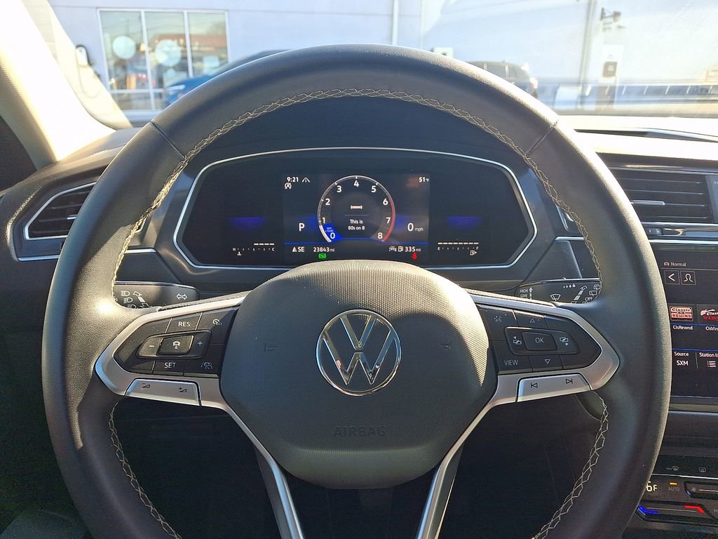 Certified 2022 Volkswagen Tiguan SE w/ Panoramic Sunroof Package AWD/4WD image 19