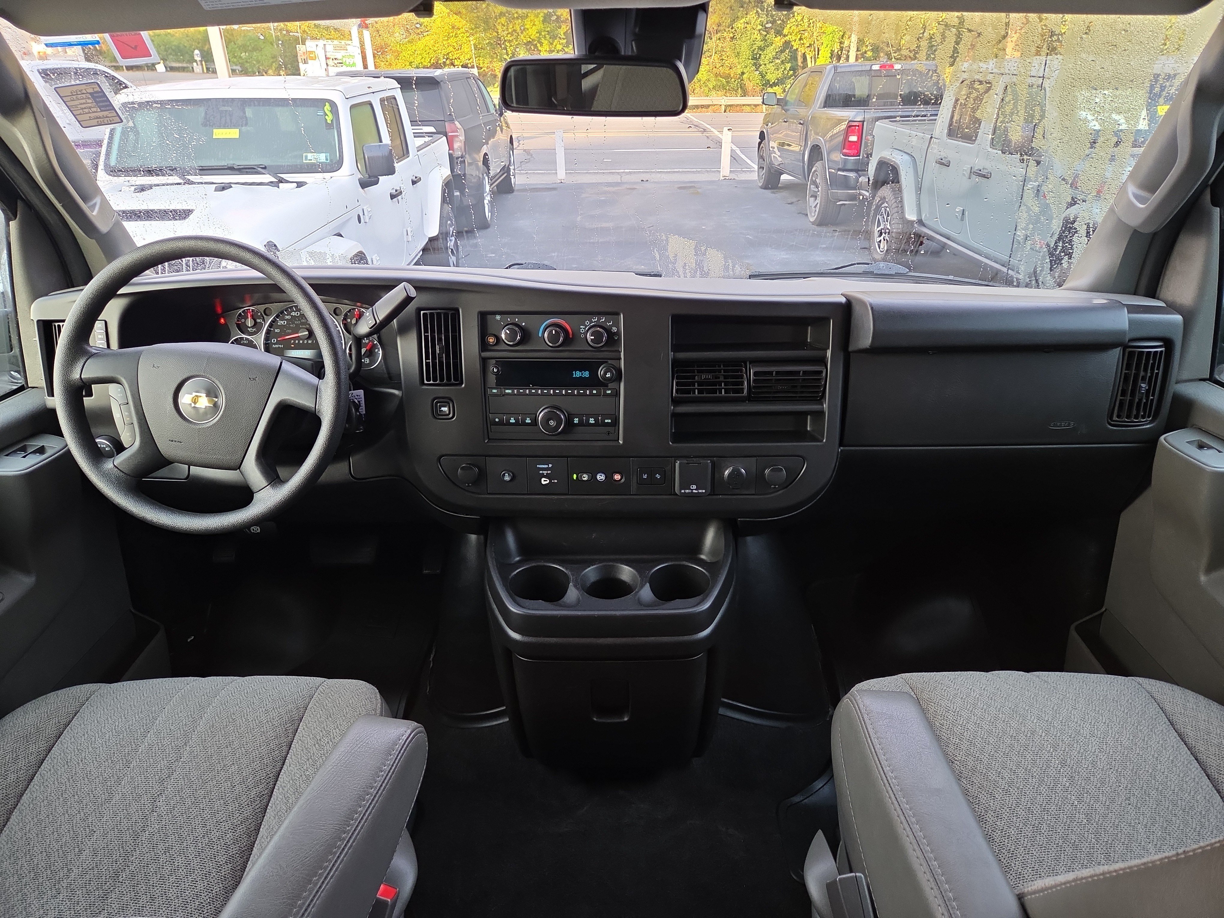 Used 2020 Chevrolet Express 3500 LT w/ LT Preferred Equipment Group RWD image 25